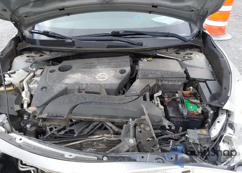 2015 Nissan Altima 2.5/2.5 S/2.5 Sl/2.5 Sv z USA, uszkodzony, nr VIN 1N4AL3AP9FN321562